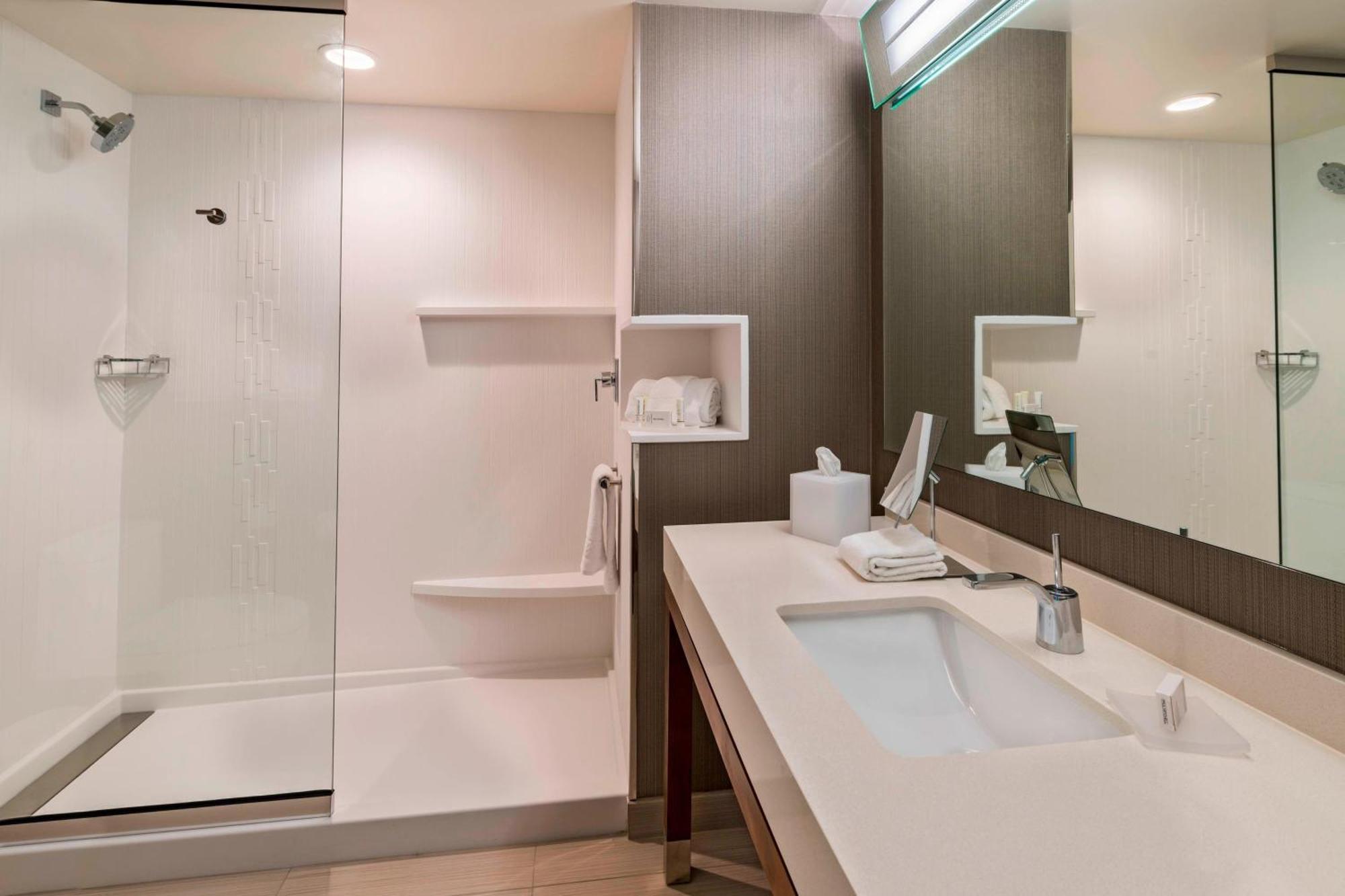 Отель Courtyard By Marriott Tampa Northwest/Veterans Expressway West Chase Экстерьер фото